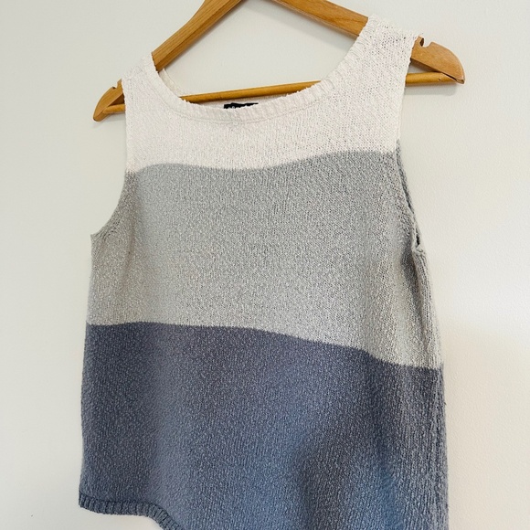 Tribal | Women’s Large White and Blue Colour Block Knit Sleeveless Tank Top - Picture 6 of 6